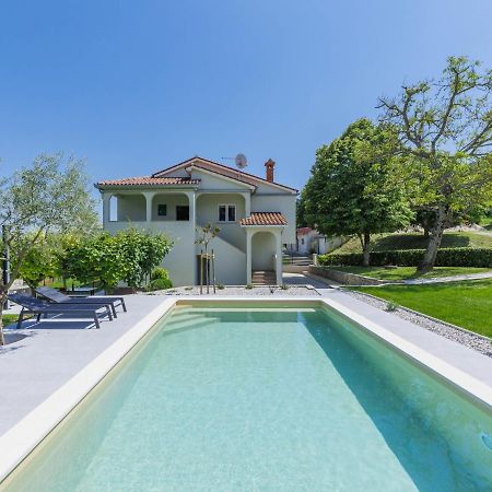 Holiday Home Carlo - Ipc102 By Interhome Pićan Exteriér fotografie